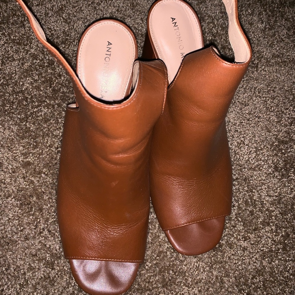 Antonio Melani patent leather sling back heels